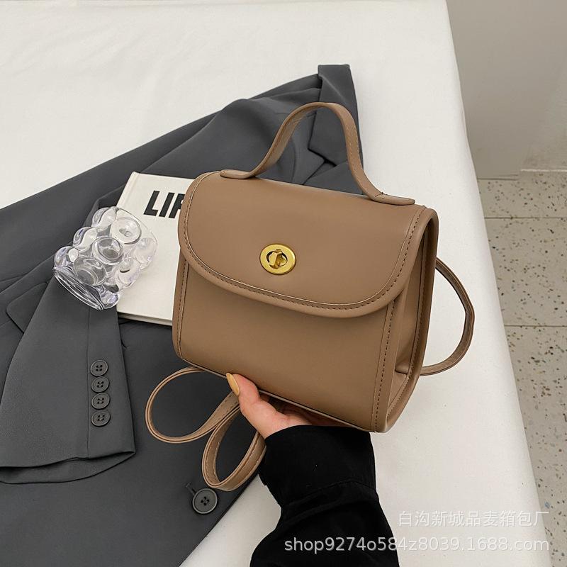 French niche temperament retro small bag women's 2025 new trendy portable shoulder bag foreign style crossbody backpack