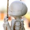 Skeleton And Ghost Cat Figurine Halloween Swing Skeleton Ornament Gothic Hanging Decoration for Car Rearview Mirror Home Halloween Party Decor
