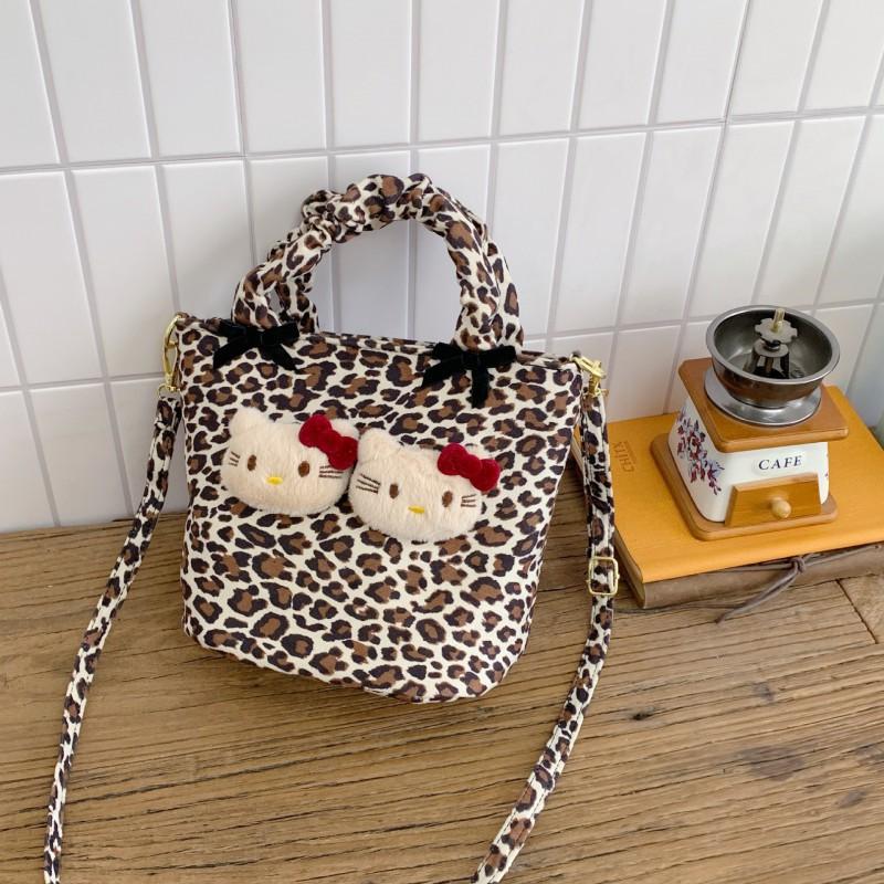 

Высококачественная сумка Hellokitty в западном стиле, ультрамодная, женская, ретро, леопардовый принт, на одно плечо, диагональная ручка 20x15x20 хаки
