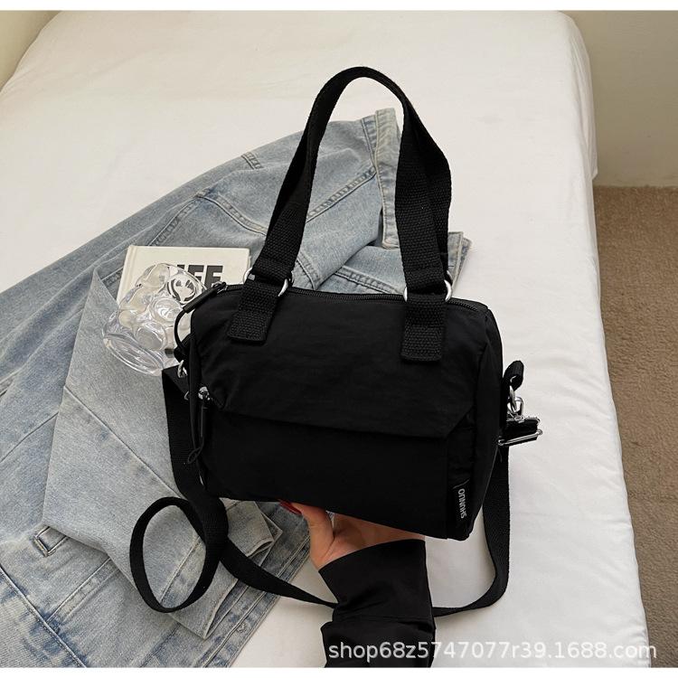 Fashion Versatile Handbag 2025 New Shoulder Leisure Travel Messenger Bag Lightweight Waterproof Nylon Cloth Bag Women