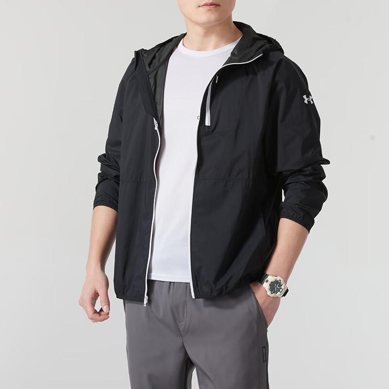 

Under Armour Men s Woven Hooded Jacket 1381879-001 M