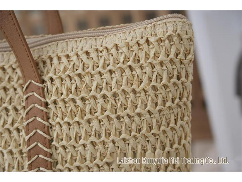 Stylish Versatile Straw Rope Underarm Bag – Perfect for Beach & Fashion.