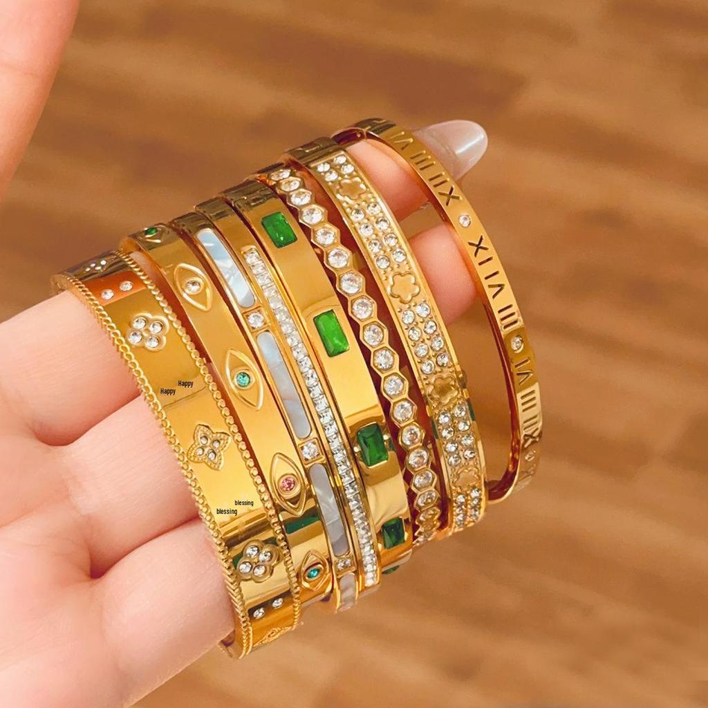 Luxusní dámský náramek z titanové oceli se zirkony a akcenty z bílé perleti