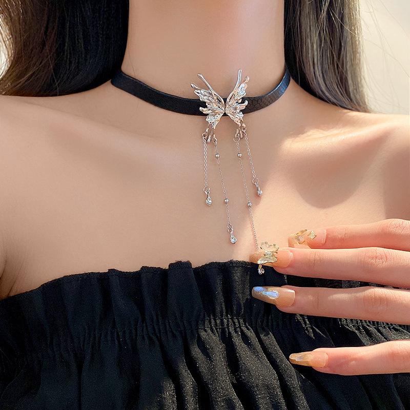 Fashion Sun Star Zircon Necklace for Women Vintage Leather Choker Necklace Double Layered Star Pendant Jewelry Adjustable Chain
