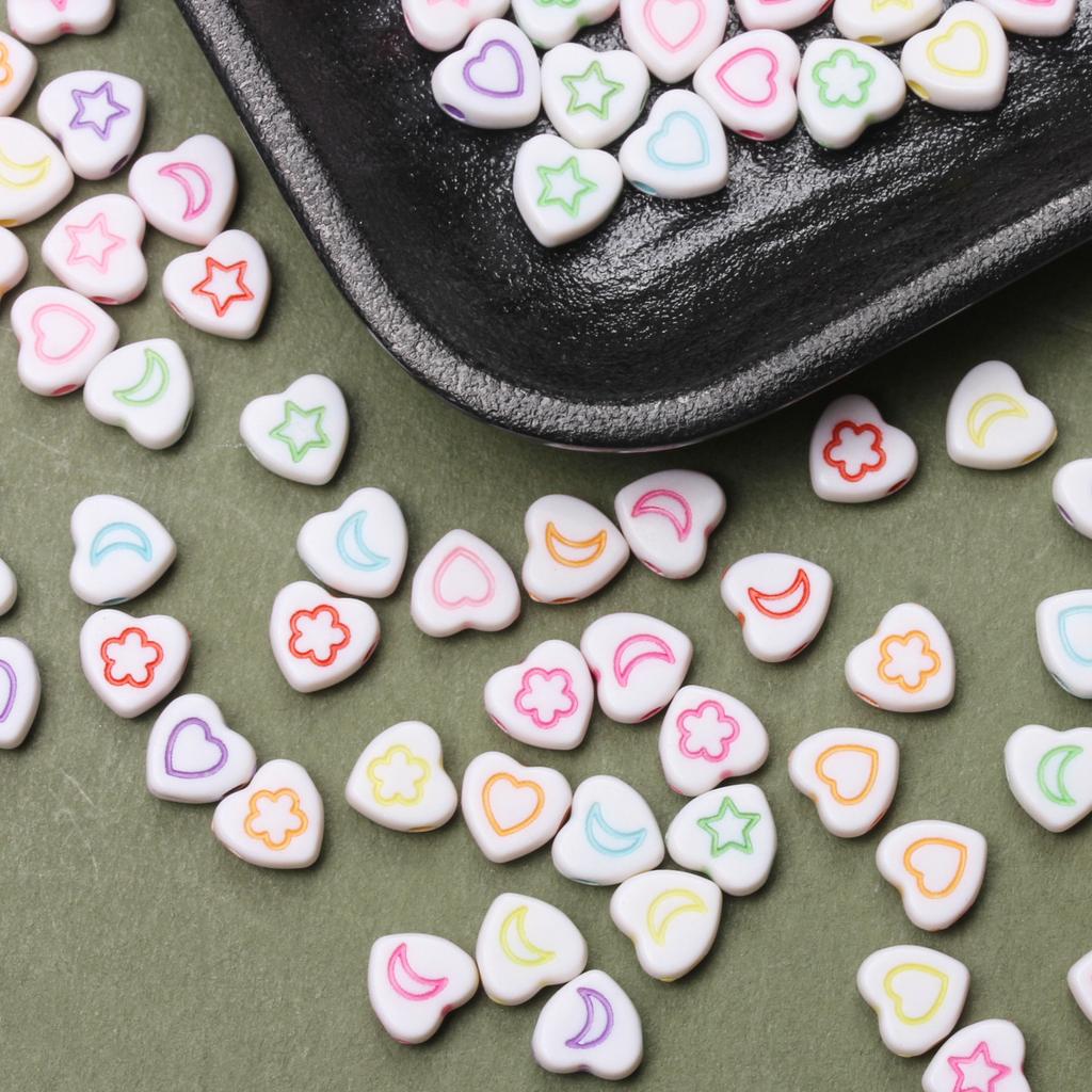 Strona główna Artykuły imprezowe Rzemiosło 100 sztuk DIY Koraliki Naszyjnik płaski kształt serca Ręcznie robiony wzór serca gwiazda księżyc 7mm Kolczyki Bransoletka Tworzenie biżuterii