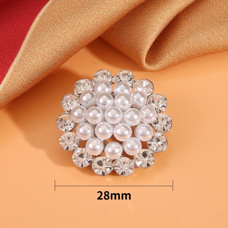 Perlové knoflíky s diamanty, dámské oblečení, topy, bundy, knoflíky, doplňky, kožichy, norkové kožichy s diamanty, luxusní knoflíky, malé