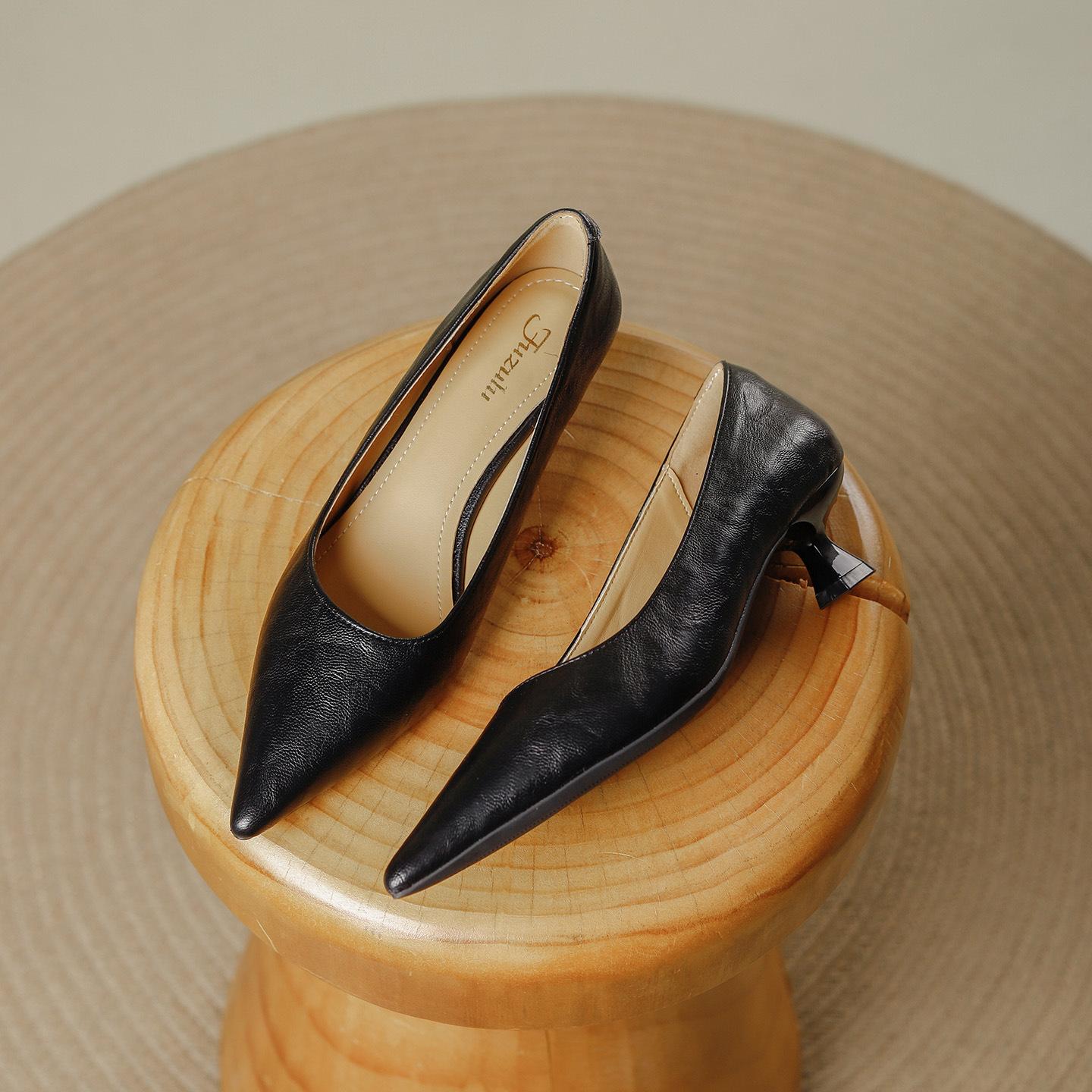 

Ретро остроносые туфли с мелким вырезом, женские, лето 2025, новый темперамент, универсальные, для профессиональных поездок на работу, не устают ноги, высокие каблуки 34 чёрный