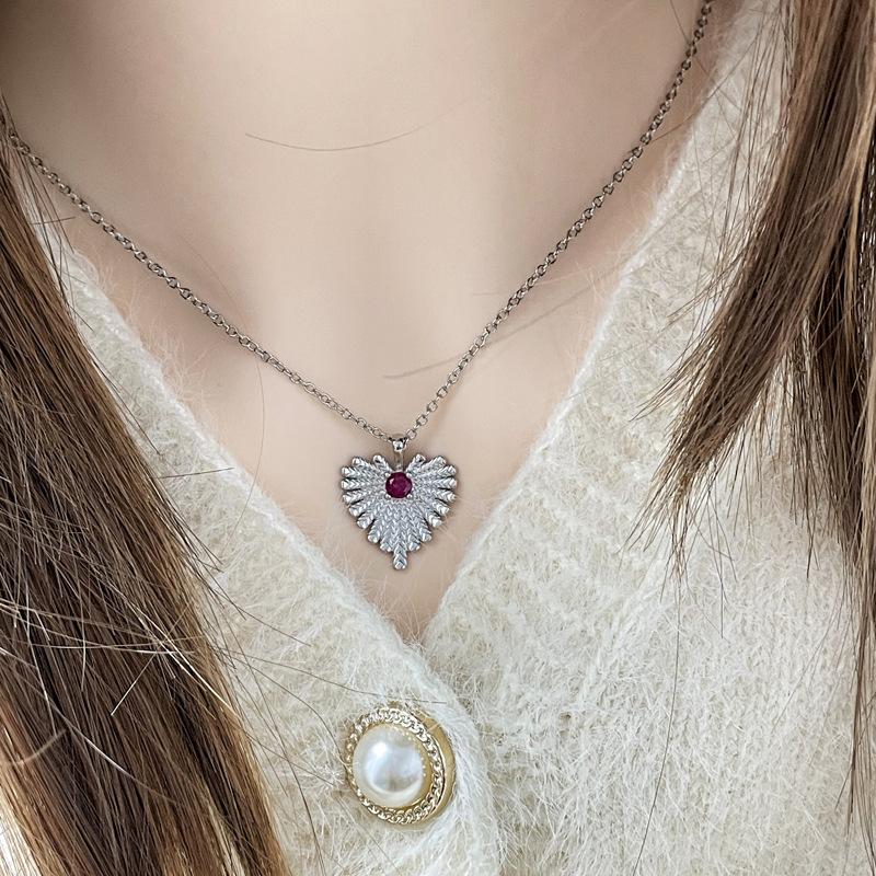 Super Fairy Flash Diamond Love Micro-Inlaid Zircon Necklace Female Star Niche Light Luxury High Sense French Sweet Cool Collarbone Chain