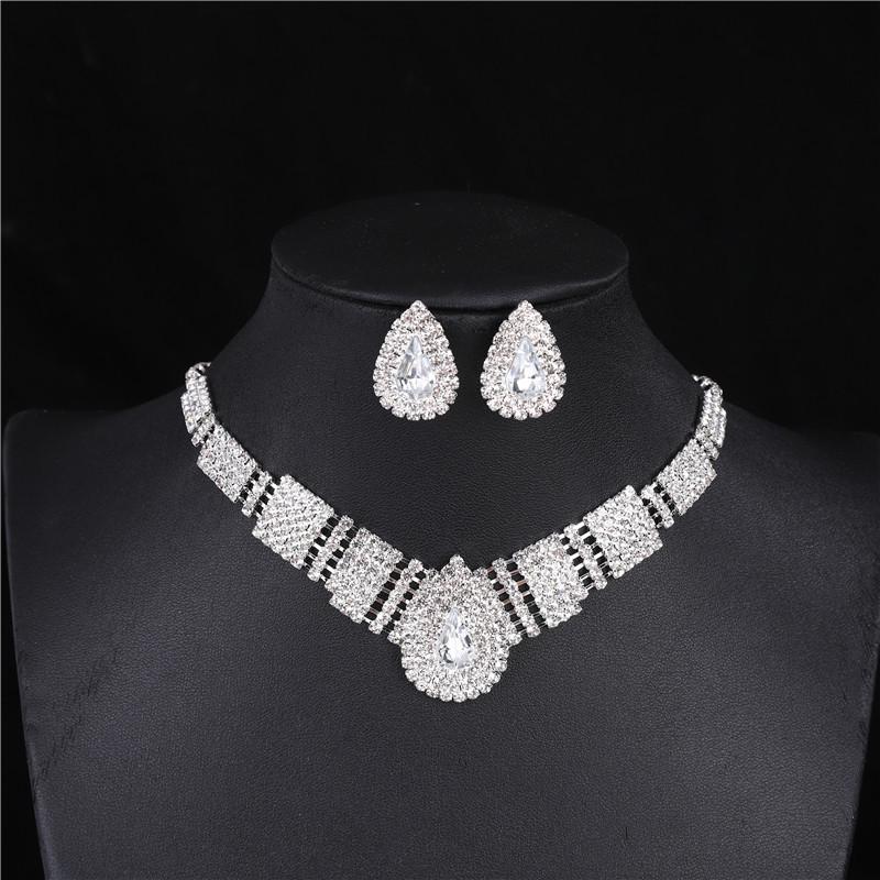 Light Luxury Claw Chain Jewelry Set: Necklace  Earrings with Full Diamond Water Drop Design
