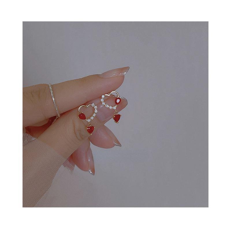 Small Sweet Love Earrings Gentle Zircon Earrings Red Super Flash Earrings New Year Autumn and Winter Earrings