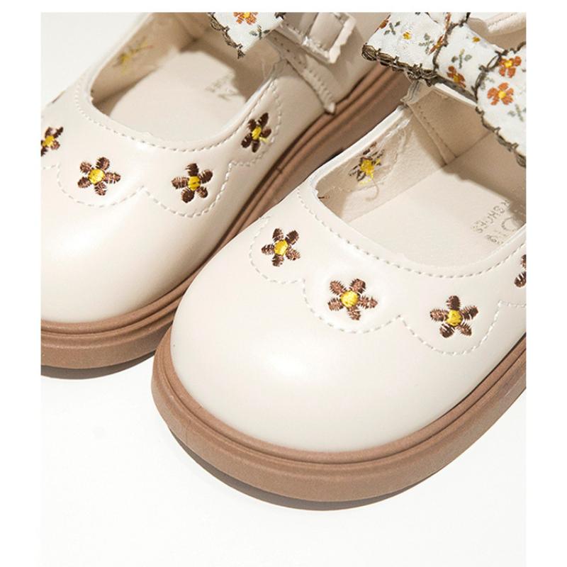 Girls Spring New Round Toe Internet Celebrity Fashion Embroidered Leather Shoes