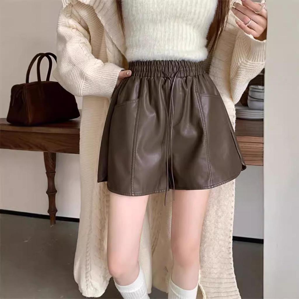 Brown Women's High-Waisted Leather Shorts - Autumn/Winter 2024 Retro Slimming Versatile Casual Fit