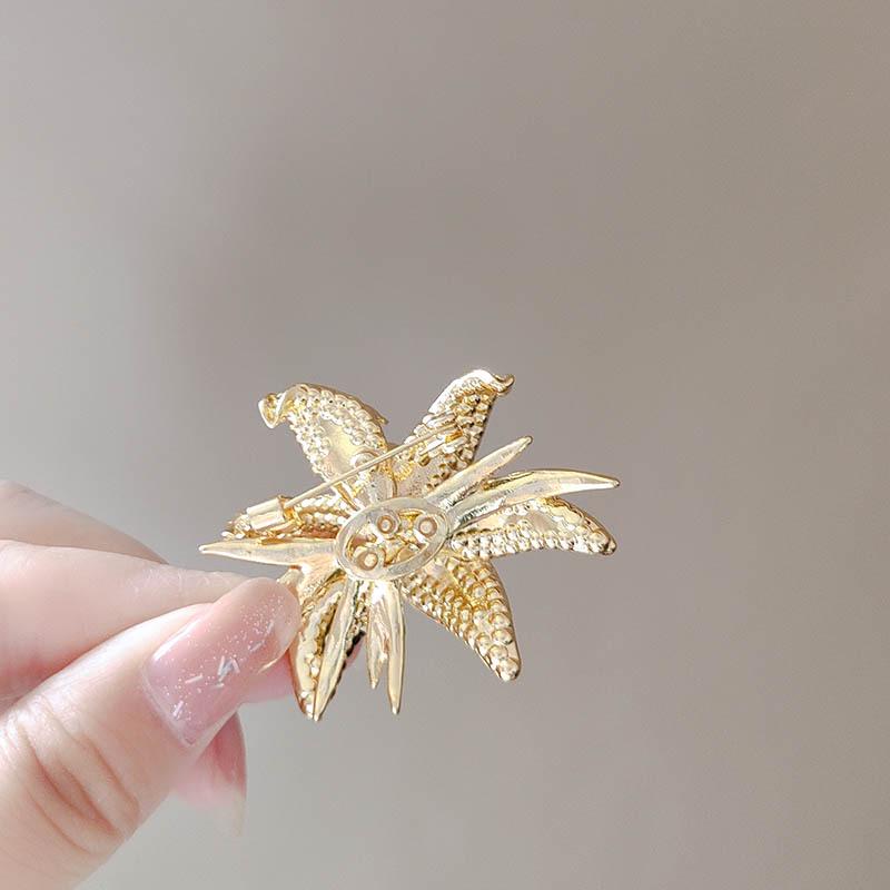 Broche florale de luxe haut de gamme pour femmes - Accessoire élégant pour vêtements