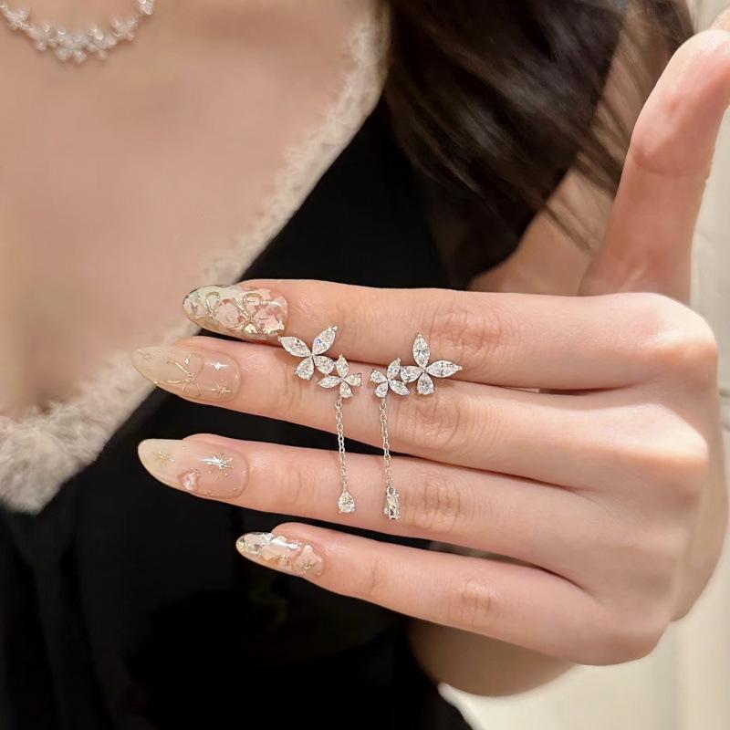 Point Diamond Cold Butterfly Necklace Bracelet Stud Earrings Unique Light Luxury Exquisite High Sense Mini Earrings
