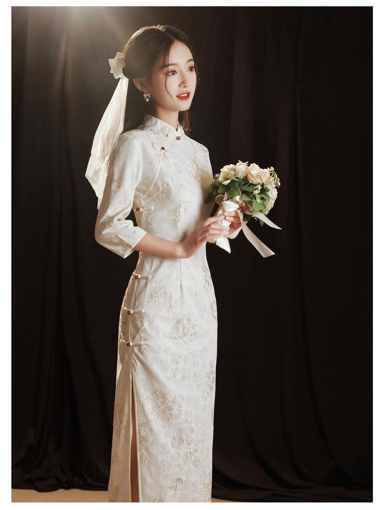 Elegant Autumn White Long-Sleeve Cheongsam for Young Women