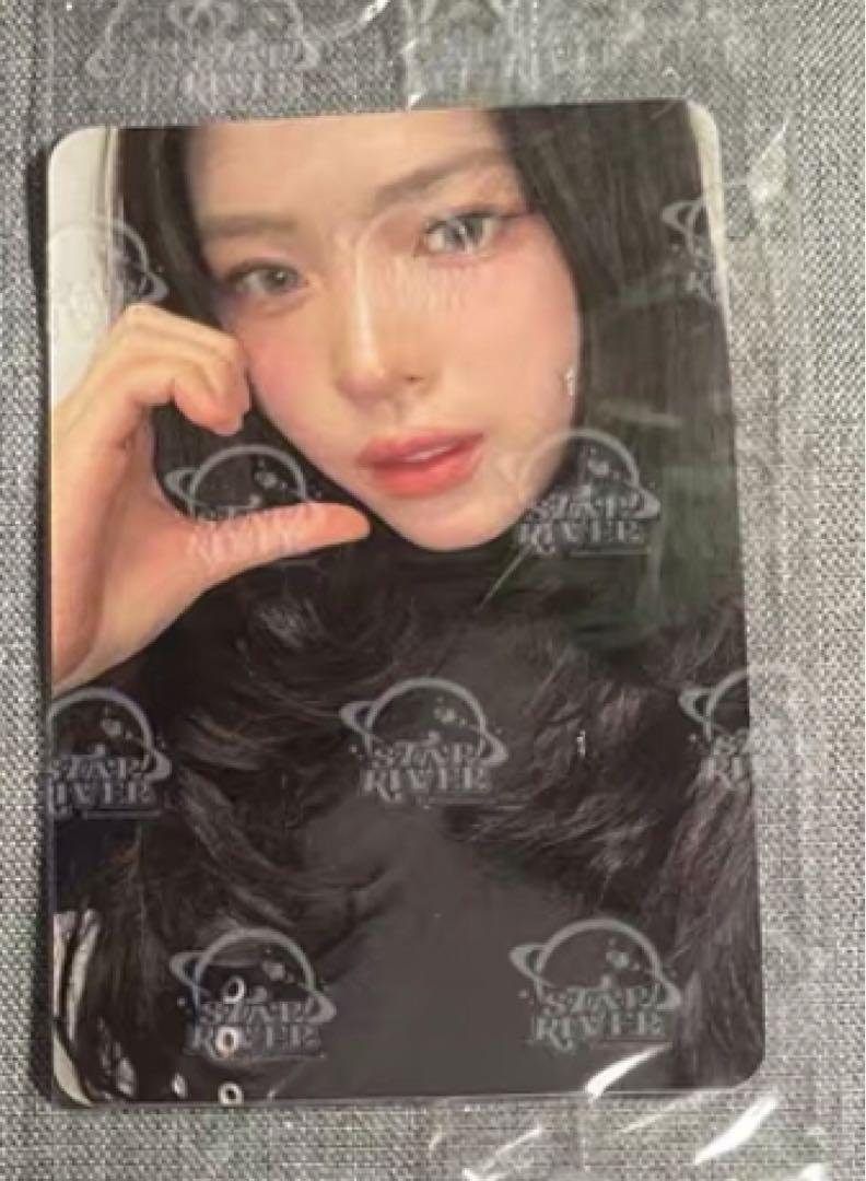 

[USED] ITZY Ryujin GOLD Starriver 2.0 China Bonus Trading Card