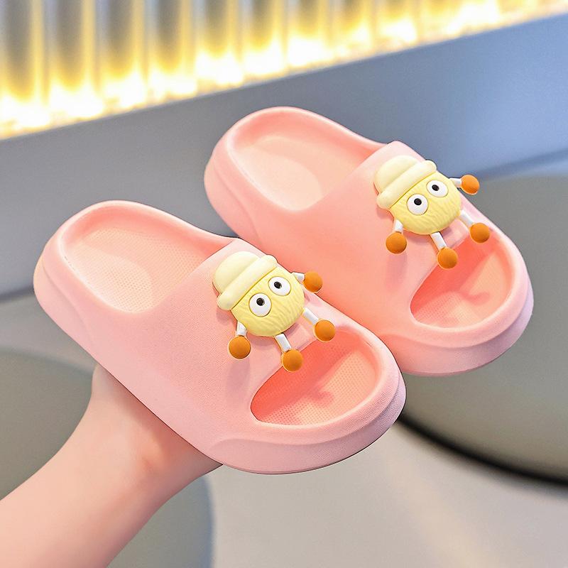 Children's Summer New Cartoon Bathroom Non-Slip Soft Sole Indoor Home Slippers for Boys and Young Children.