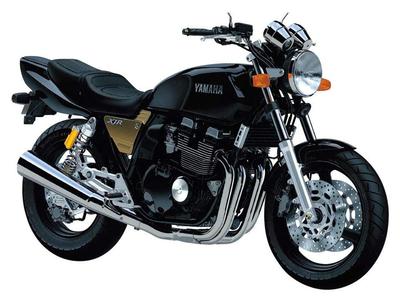 Aoshima Bunka Kyozai Serie Motociclette 13 Yamaha XJR400 Modello in Plastica 1/12 No.
