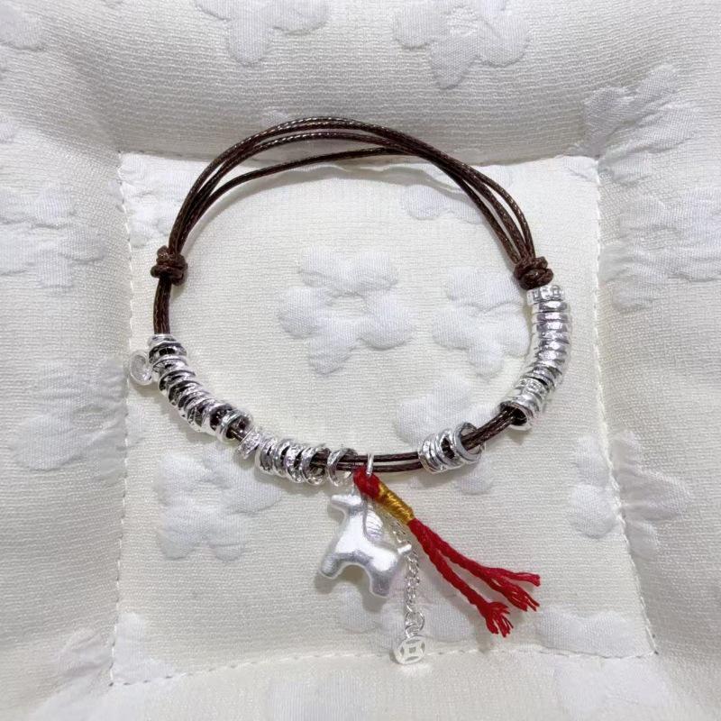 Sterling Silver New Chinese Ma Dao Cheng Gong Tassel Bracelet: Light Luxury, Niche Design вино красного