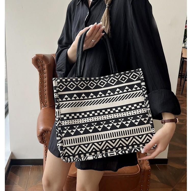 Stylish Striped Cotton And Linen Tote Bag For Women Large Capacity Fashionable Design