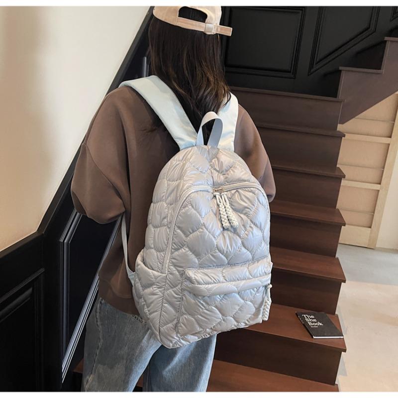 Simple Design Quilted Backpack Casual Daily Backpack for Women Lightweight Classic Style Ideal for School Travel Commute and Fashion Outfits