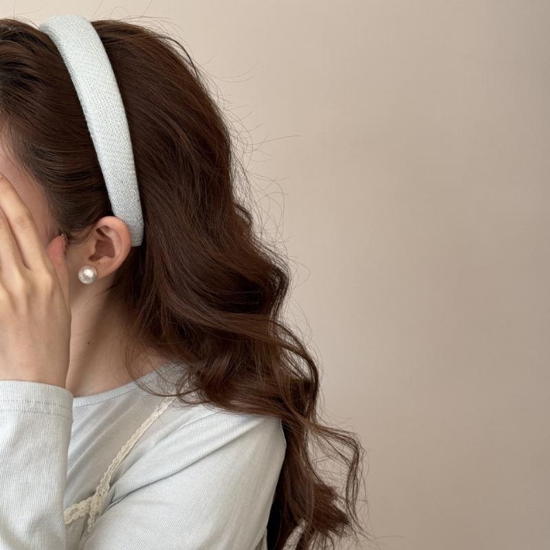 

Knitted Wool Hairpin Hairband for Women with High Forehead, Elegant Headwear To Hold Hair and Wash Face. синій