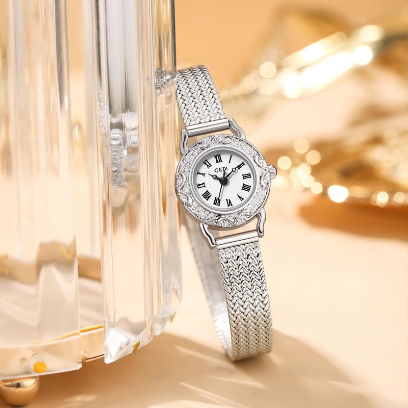 Gedi Retro Geprägte Goldene Uhr mit Weizenähren-Armband - Elegante Damen-Quarzuhr