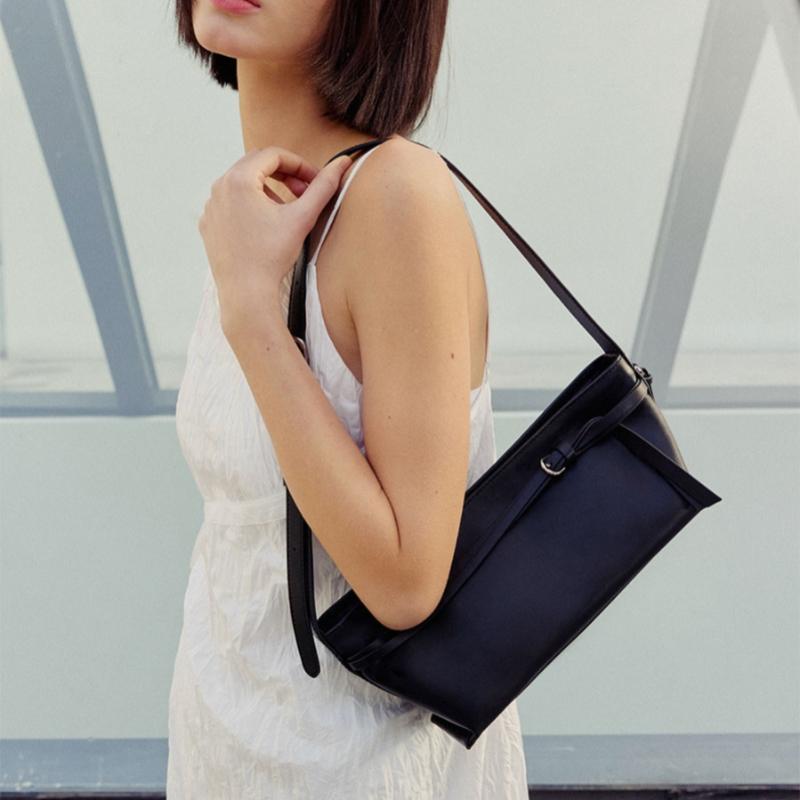 Joy Gryson Riki Ew Shoulder Bag Lw4sd2580 02