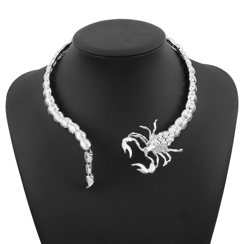 Halloween Fashion Alloy Rhinestone Scorpion Choker Necklace Women Gothic Punk Statement Collar Chain