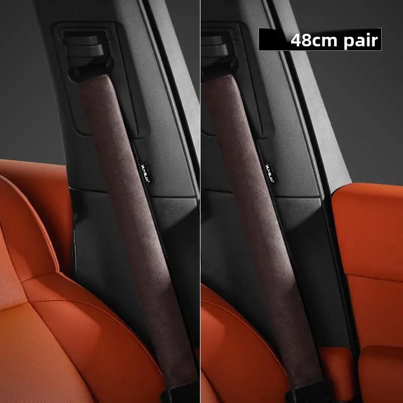 GWOXB1 Car Seat Belt Protector Suitable for All Seasons, Made of Suede Fabric, with a Lengthened Strap To Prevent Neck Discomfort.