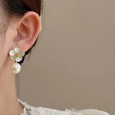 1 Pair Elegant French Pearl Flower Earrings Artificial Crystal Alloy Versatile for Daily Wear Women's Fashion Jewelry Earrings