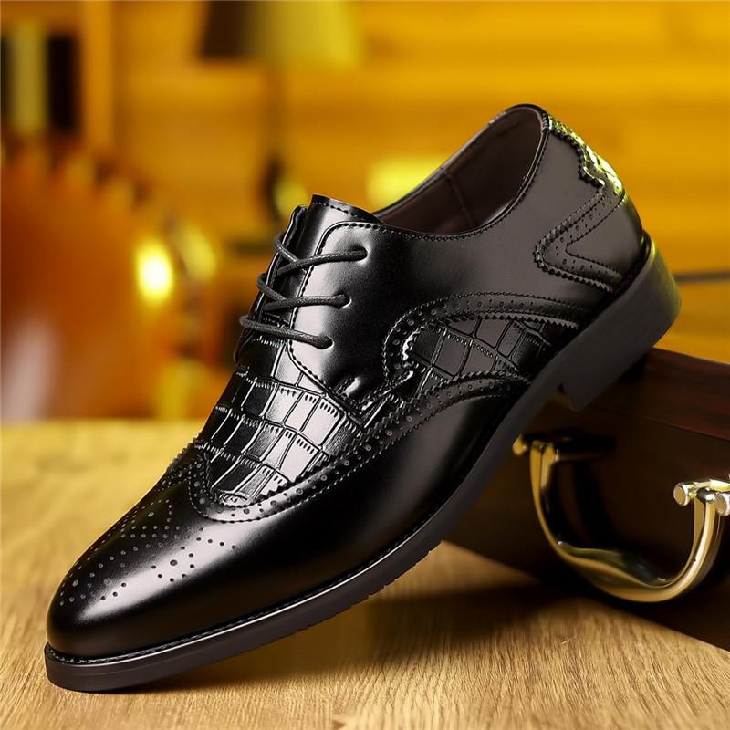 Fashion Britain New Retro Pointed Patent Leather Lace Up Wedding Flats Derby Shoes For Men Casual Formal Dress Footwear Zapatos Hombre