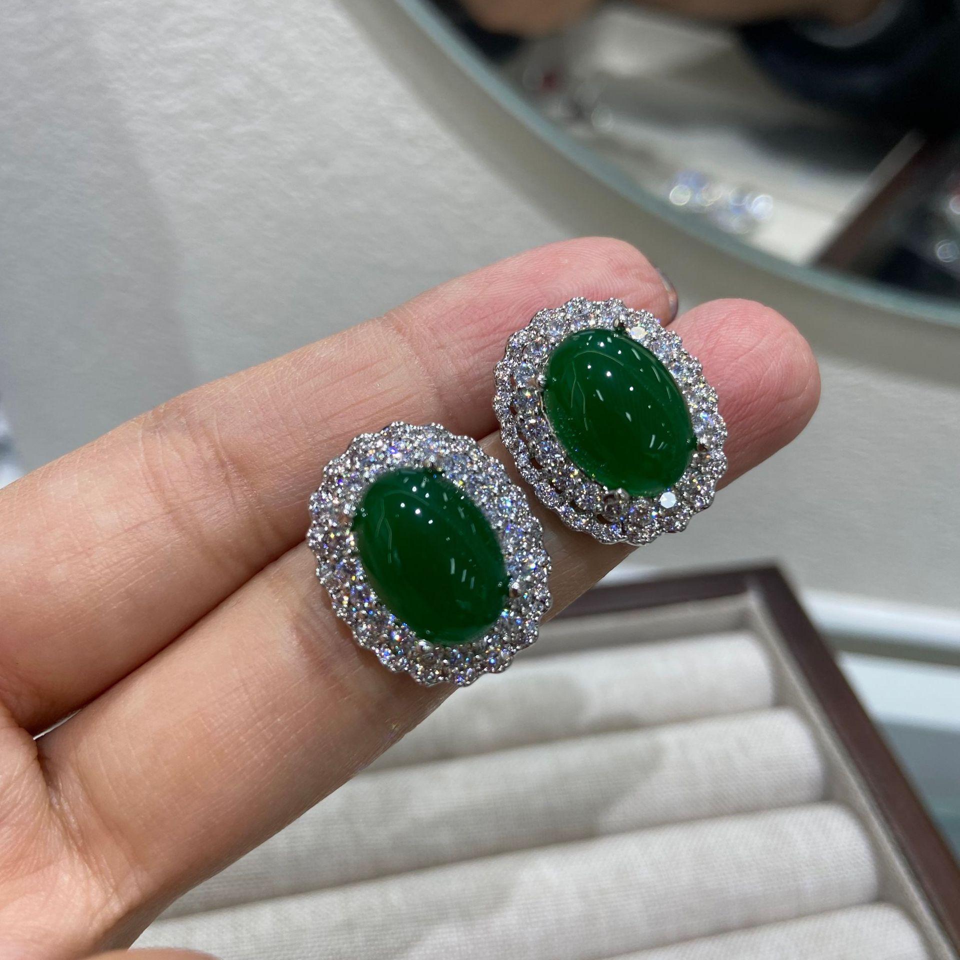 

New Chinese Natural Chalcedony Flower Egg-Shaped Ice Stud Earrings Inlaid With High Carbon Diamond Plating Simple Temperament