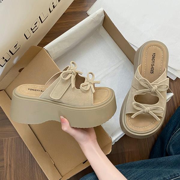 Fashion Female Shoes Slippers Casual Slides Summer Clogs Woman Platform 2025 Luxury Beach Soft Leisure Shoes Slippers Soft Luxury Slides