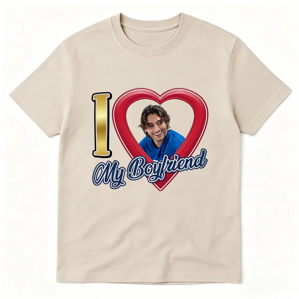 2026 I Love My Boyfriend John Logan T-shirt Serie TV Fuori dal Campus T-shirt Uomo Donna Abbigliamento Moda Trendy Maglietta Gotica Cotone T-shirt Oversize