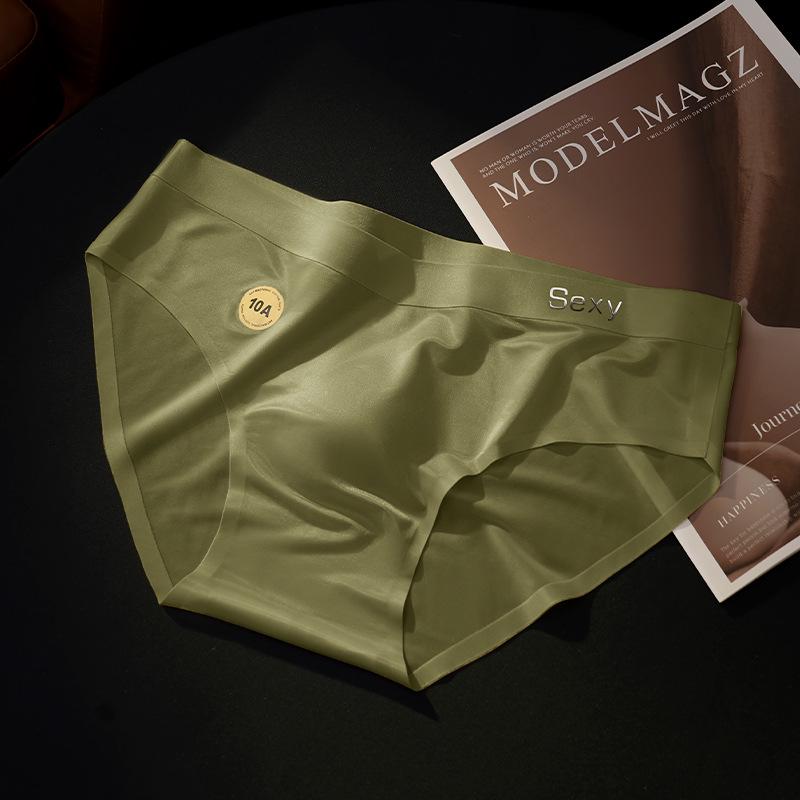 2025 Glossy Satin Luxury Men's Antibacterial Ice Silk Briefs