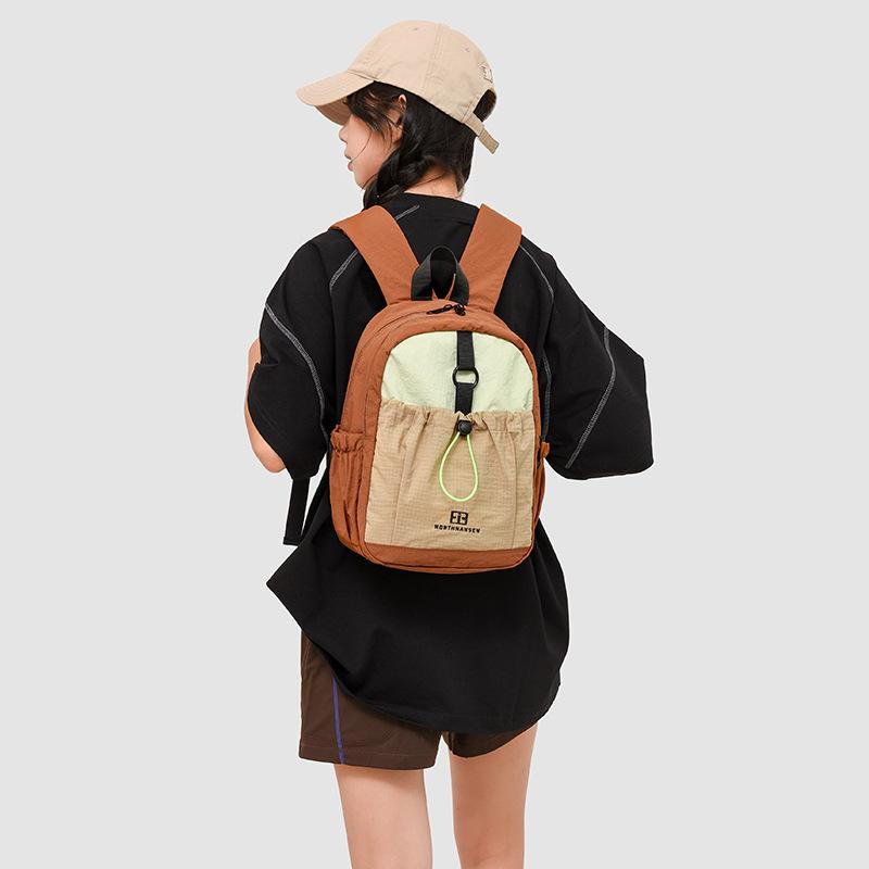 Outdoor Travel Backpack, Lightweight Backpack, School Bag, College Students' Commuting and Leisure Hiking Bag