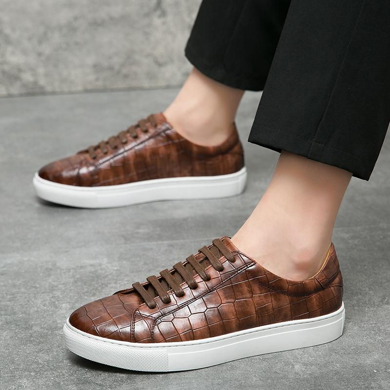 New Men's Shoes Mans Casual Shoes Quality Leather Flats Shoes Walk Sneakers Oxford Men Korean Version Daily Commute Casual Shoes