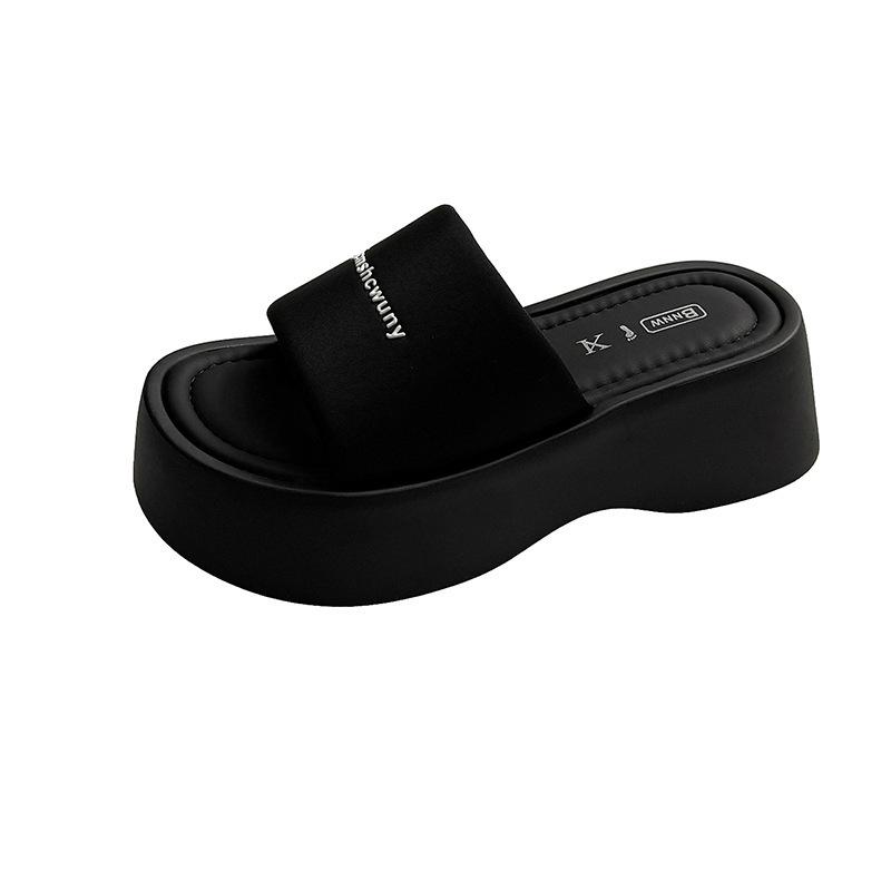 

Height increase high heel thick bottom fashion new one-word drag beach cool slippers slippers women s summer wear advanced 2025 40 чёрный