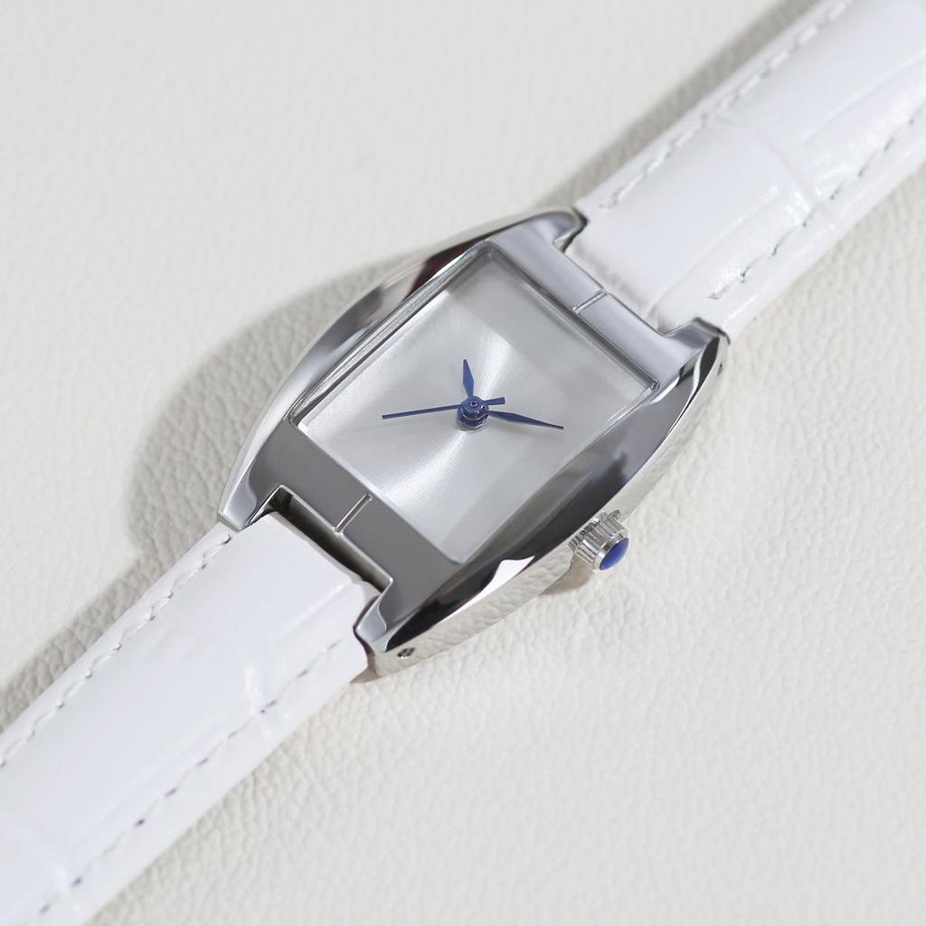 Popular Youth Ladies Barrel-Shaped Quartz Watch: Fashionable, Business-Ready, Waterproof with Leather Strap