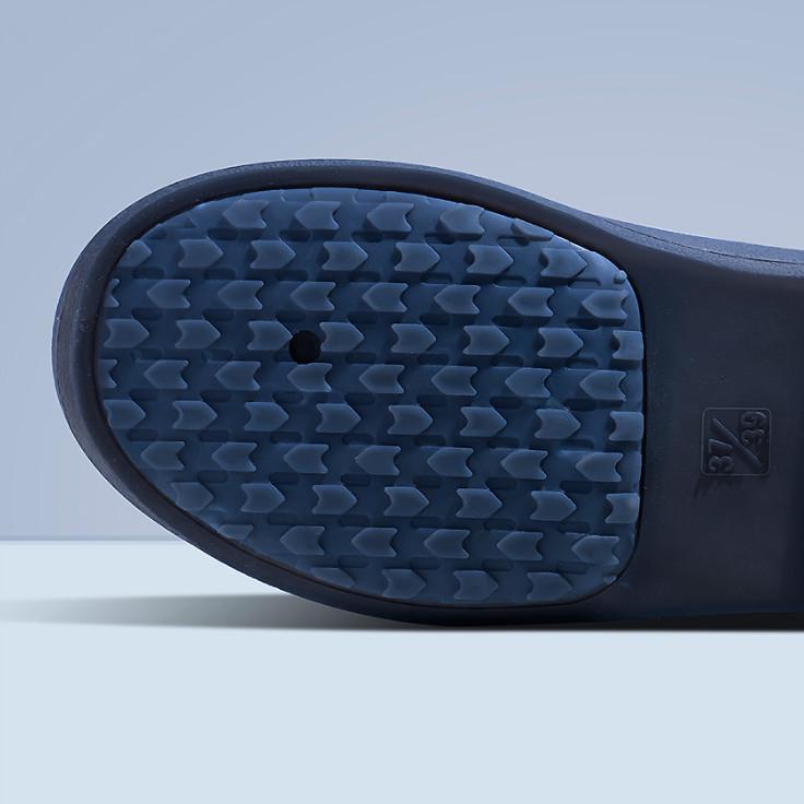 Thickened Waterproof and Non-Slip Shoe Covers for Men and Women - Durable, Washable, and Ideal for Rainy Days.