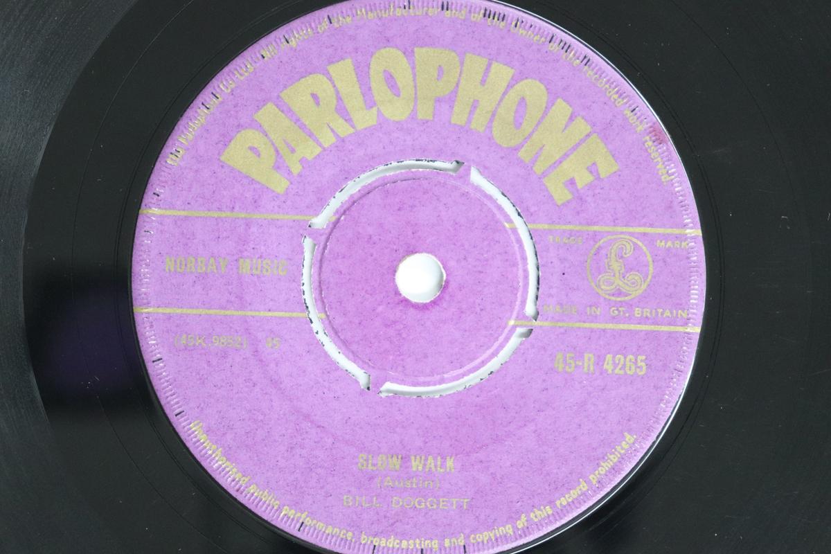 

7-дюймовая пластинка БИЛЛ ДОГГЕТТ - Медленная прогулка / Аллея Павлинов 45R4265 PARLOPHONE 1956 Великобритания Блюз Б/У