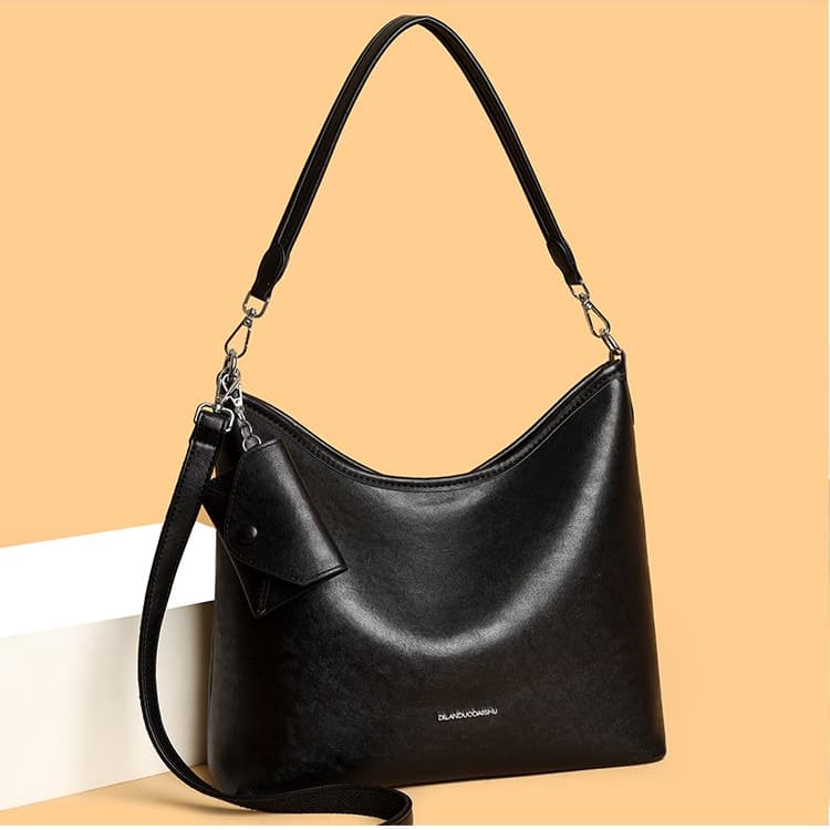 

Soft leather large capacity tote bag women s shoulder bag чорний