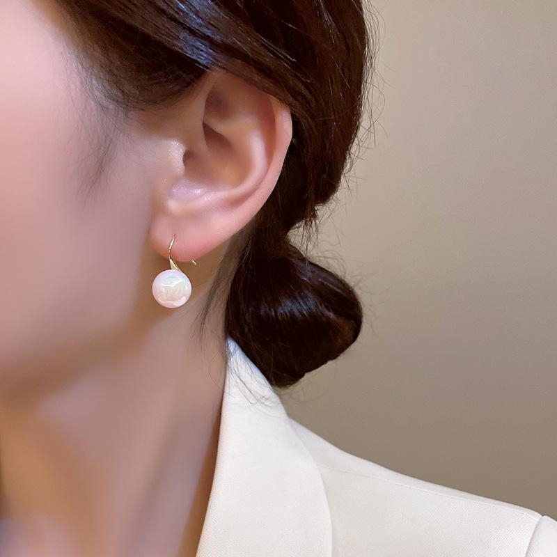Geometric Mermaid Pearl Stud Earrings - 2023 High-End Korean Style