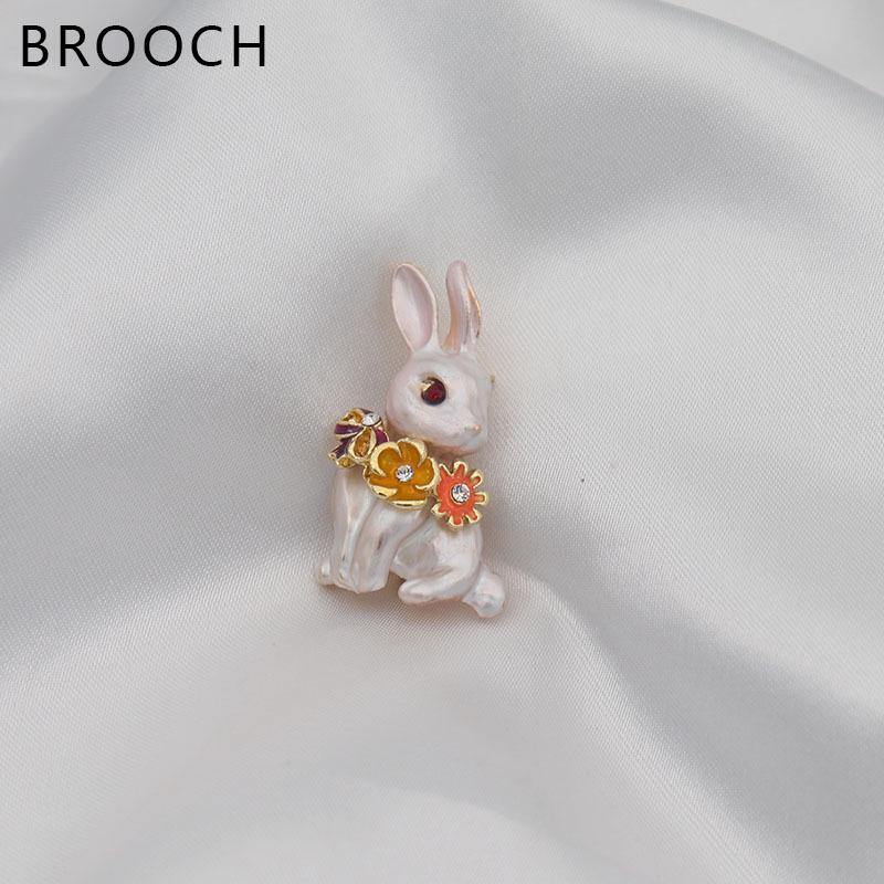 Adorable Rabbit Cartoon Brooch: High-End Fashion Scarf Pin & Clothing Accessory.