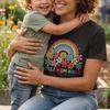 Maglietta Abbracci Gratuiti per la Mamma | Maglietta Retro Groovy Arcobaleno Pride, Top Fiori Sorridenti Gentilezza