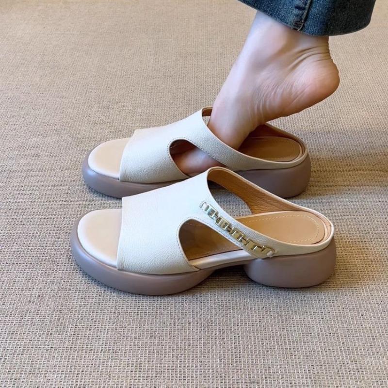 

Простые черные сандалии на толстой подошве, новая летняя мода не утомляет, а шлепанцы — универсальная повседневная женская обувь. 40