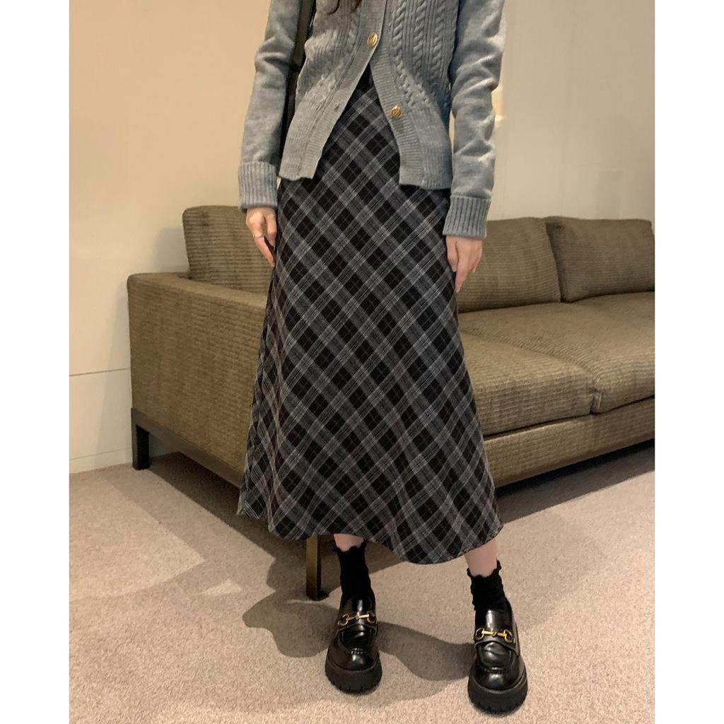 Retro Plaid Maillard Women's Slimming Velvet A-Line Skirt - Elegant Autumn/Winter Bodycon Style