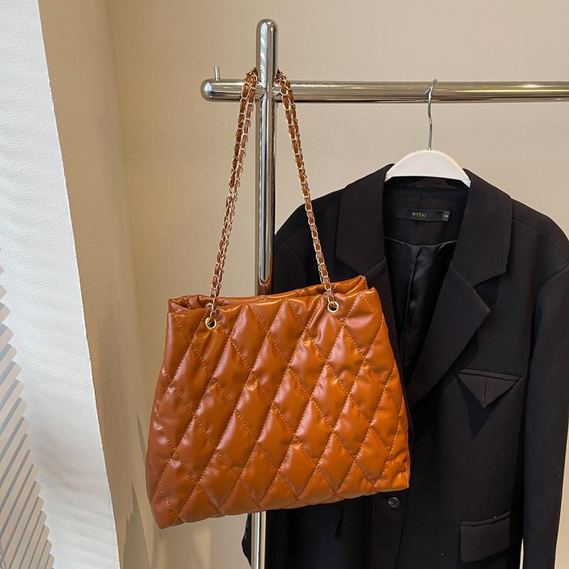 

Chic And Unique Cosy Pu Material Shoulder Tote Bag For Everyday Use In Black Orange