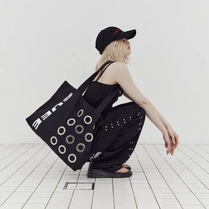 BULLET HOLE SHOPPER BAG / BLACK